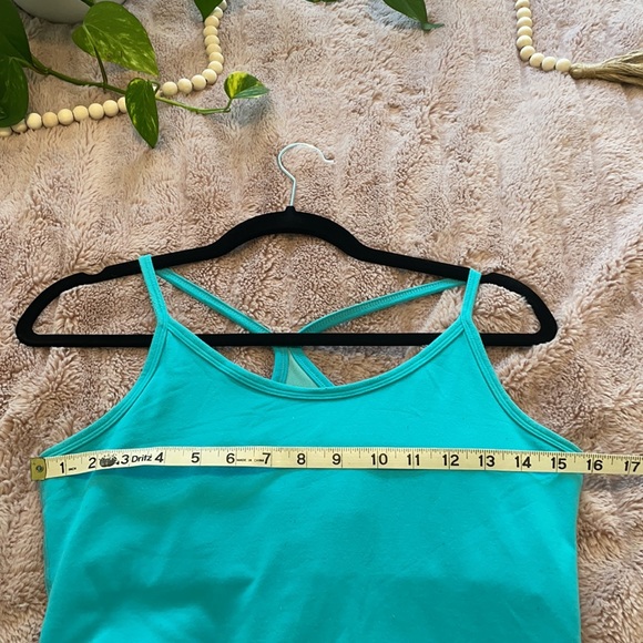 Lululemon workout top with built in bra - Picture 6 of 6